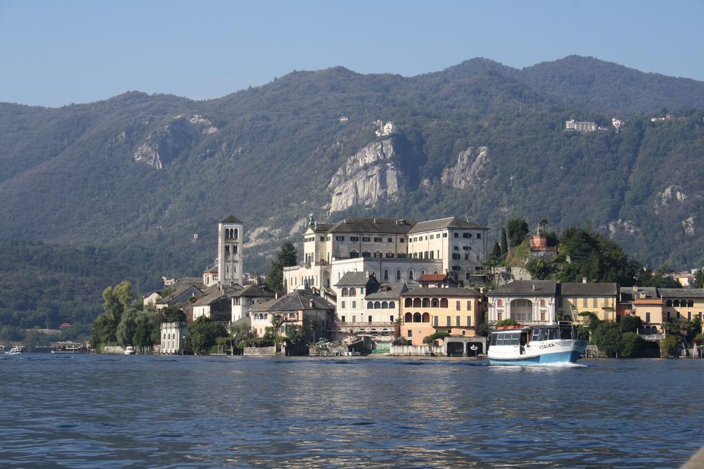 Fattoria Del Pino Bed and Breakfast Orta San Giulio Exteriör bild