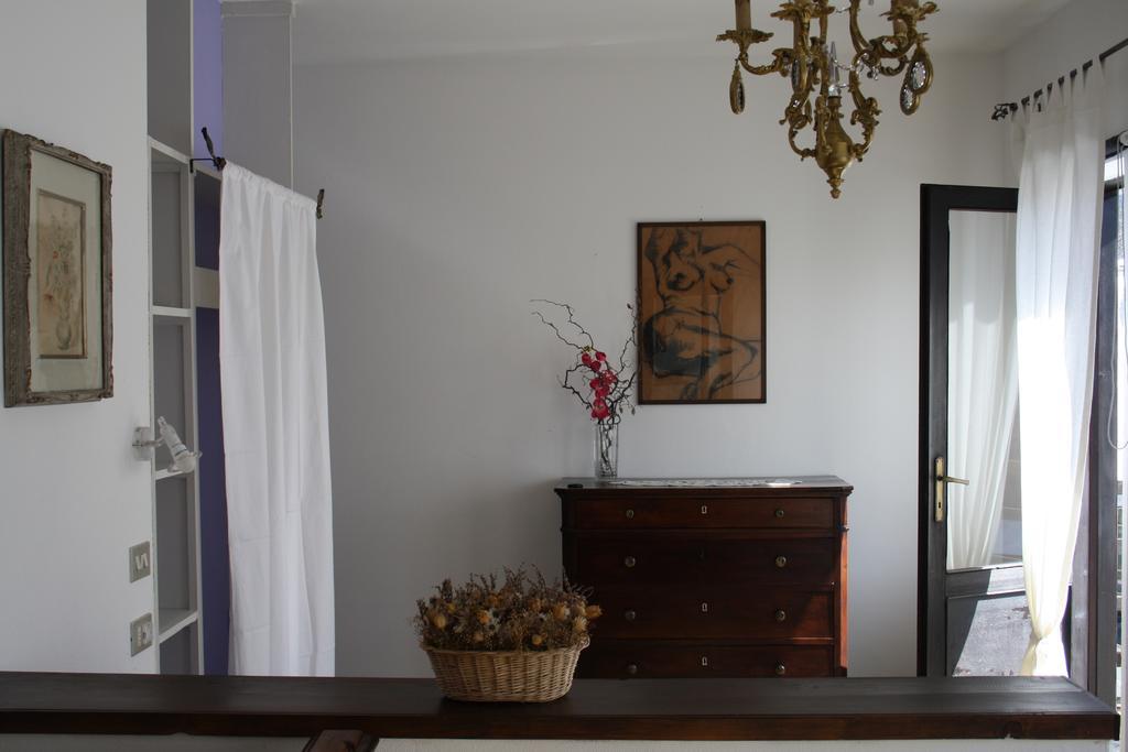 Fattoria Del Pino Bed and Breakfast Orta San Giulio Rum bild