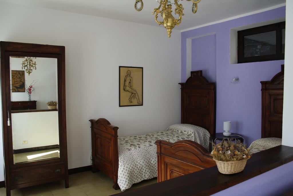 Fattoria Del Pino Bed and Breakfast Orta San Giulio Rum bild